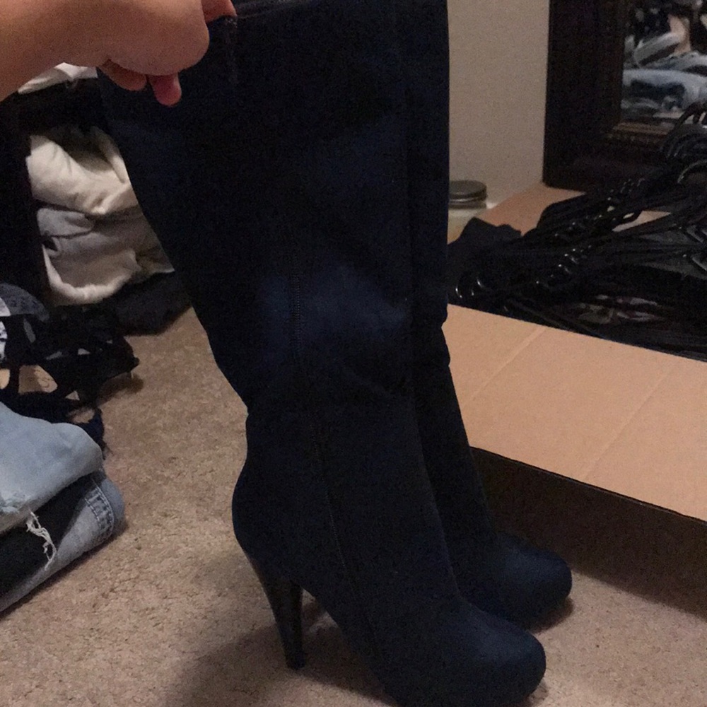 ‼️SOLD‼️Boots - Picture 3 of 7